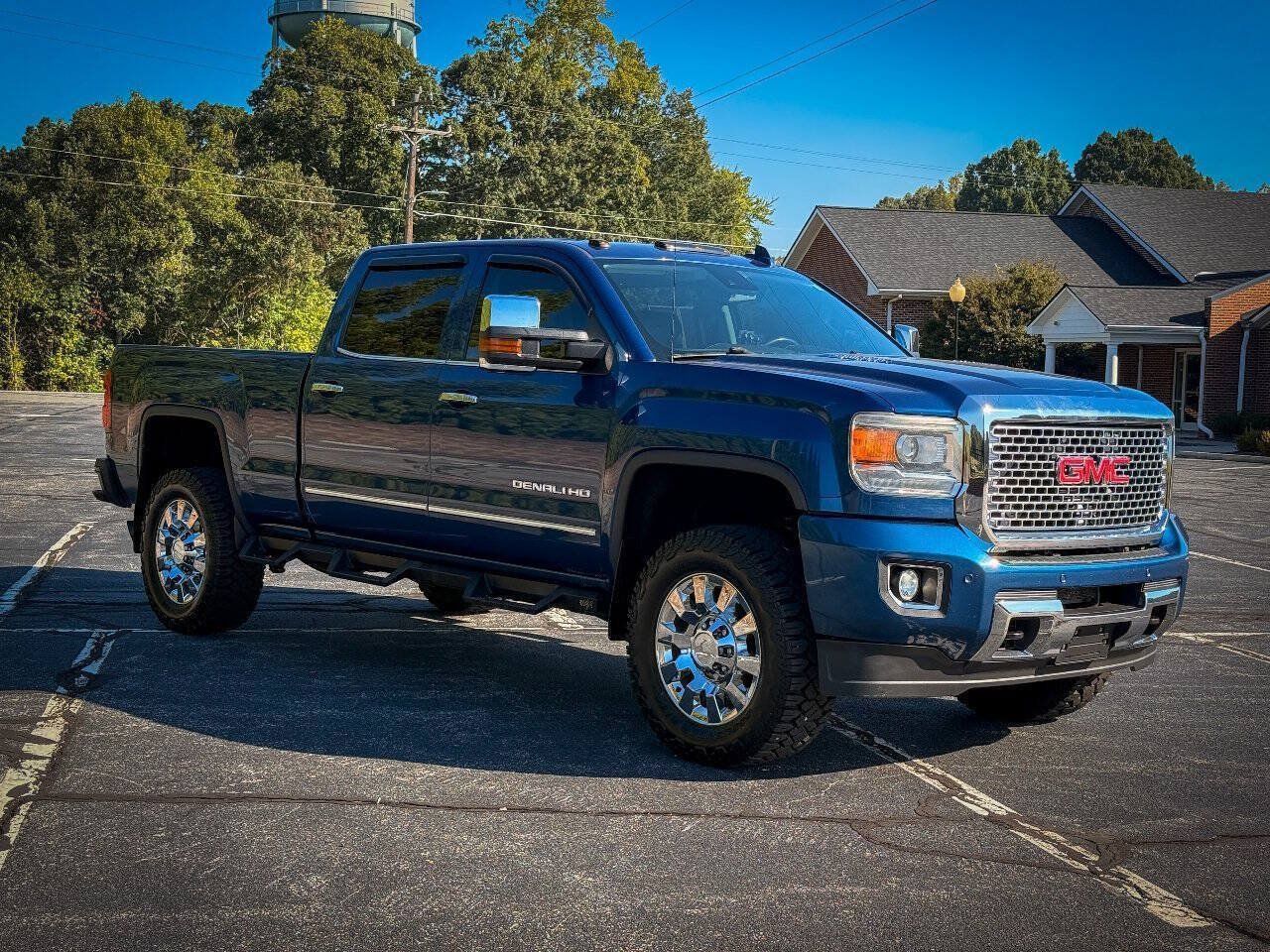 Used 2015 GMC Sierra 2500 Denali w/ Duramax Plus Package AWD/4WD image 1