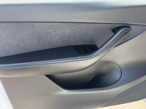 Used 2021 Tesla Model Y Long Range AWD/4WD image 9
