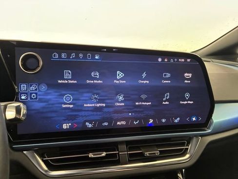 Certified 2025 Chevrolet Equinox EV LT w/ Convenience Package FWD image 26