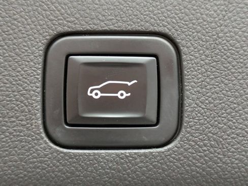 Used 2022 Chevrolet Tahoe RST w/ Sport Performance Package image 13