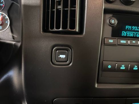 Used 2025 Chevrolet Express 2500 LT w/ LT Preferred Equipment Group RWD image 21