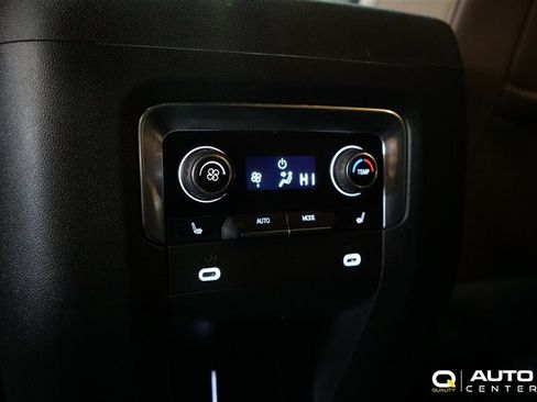Used 2023 Chevrolet Tahoe High Country AWD/4WD image 36