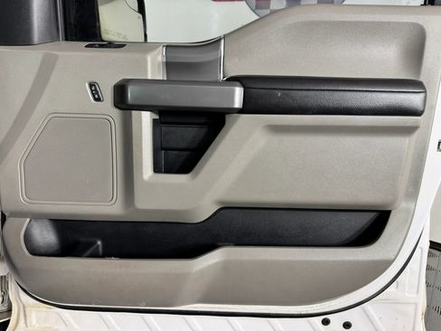 Used 2019 Ford F150 XLT w/ Equipment Group 302A Luxury AWD/4WD image 37