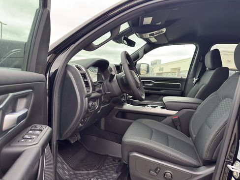 New 2026 RAM 1500 Big Horn AWD/4WD image 11