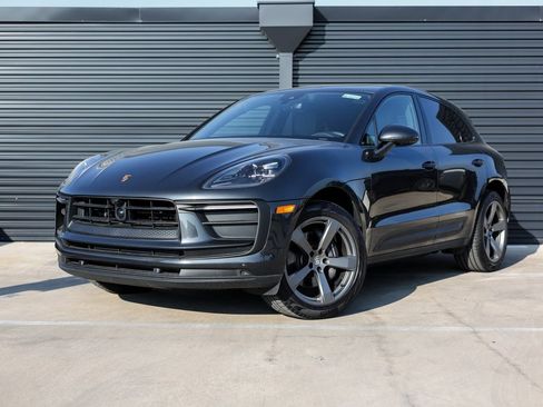 Certified 2026 Porsche Macan AWD/4WD image 1