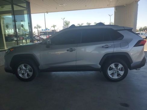 Used 2021 Toyota RAV4 XLE image 8