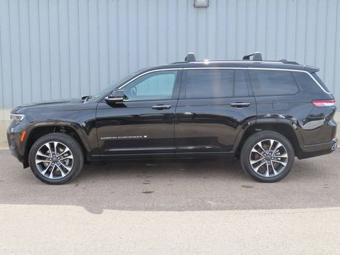 Used 2023 Jeep Grand Cherokee L Overland w/ Advanced Protech Group III image 9