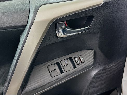 Used 2014 Toyota RAV4 XLE image 15