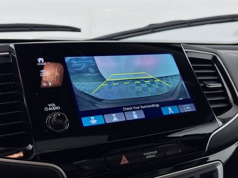 Used 2022 Honda Pilot Touring image 11