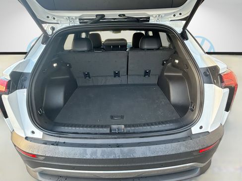 Used 2024 Chevrolet Blazer EV LT image 27