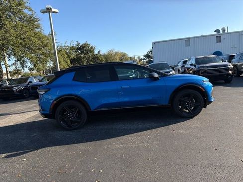 New 2026 Chevrolet Equinox EV RS image 14