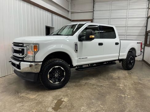 Used 2021 Ford F250 XLT image 2