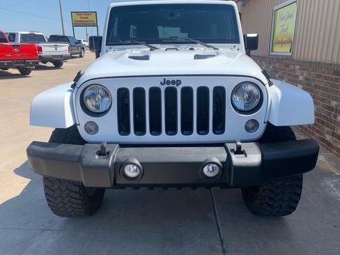 Used 2015 Jeep Wrangler Unlimited Sahara AWD/4WD image 7
