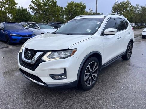 Used 2018 Nissan Rogue SL w/ Premium Package image 2
