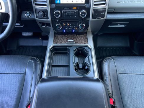 Used 2017 Ford F250 Lariat w/ Lariat Ultimate Package image 19