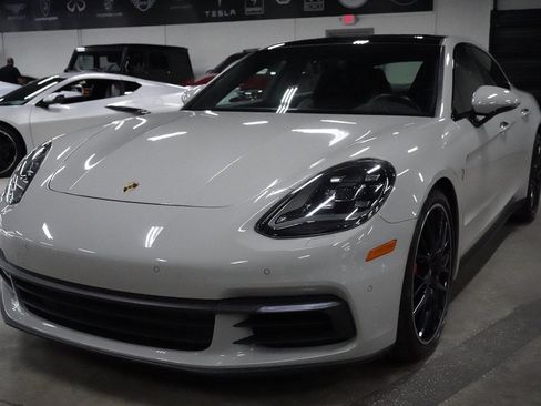 Used 2019 Porsche Panamera RWD image 1