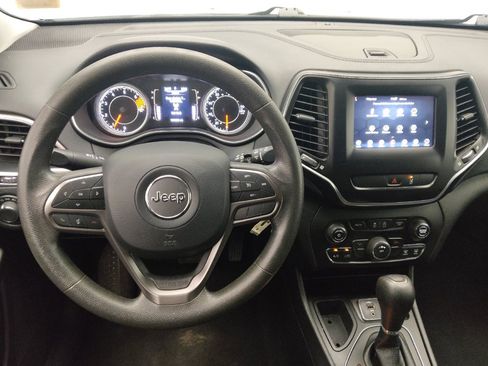 Used 2021 Jeep Cherokee Latitude FWD image 22
