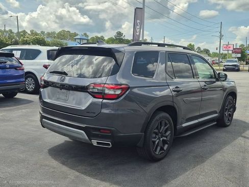 Used 2023 Honda Pilot Elite image 2