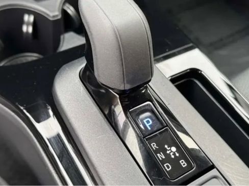 Used 2025 Toyota Prius LE image 3