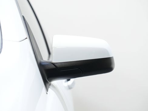 Used 2016 Chevrolet SS image 11