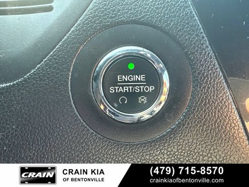 Used 2017 Ford Explorer XLT w/ Equipment Group 202A AWD/4WD image 22
