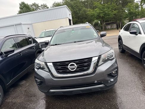 Used 2020 Nissan Pathfinder SV AWD/4WD image 2