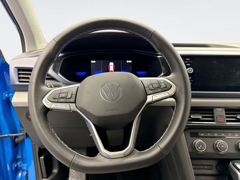 Used 2022 Volkswagen Taos SE w/ Driver Assistance Package image 12