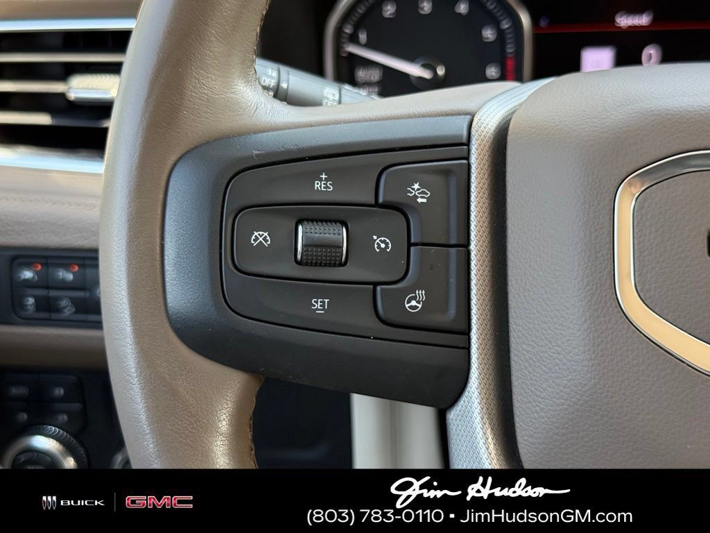Used 2021 GMC Yukon XL Denali w/ Denali Premium Package AWD/4WD image 32
