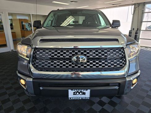 Used 2018 Toyota Tundra SR5 AWD/4WD image 8