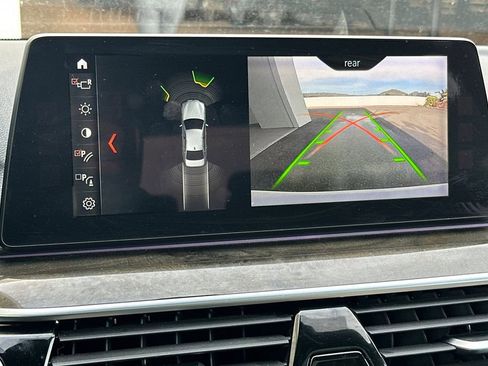 Used 2018 BMW 540i w/ M Sport Package image 22