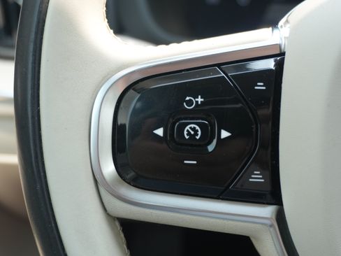 Used 2024 Volvo XC60 B5 Plus AWD/4WD image 35