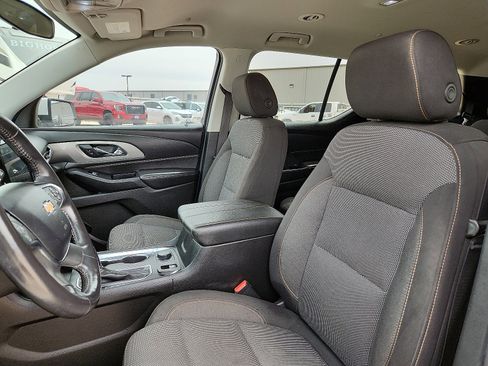 Used 2019 Chevrolet Traverse LT FWD image 12