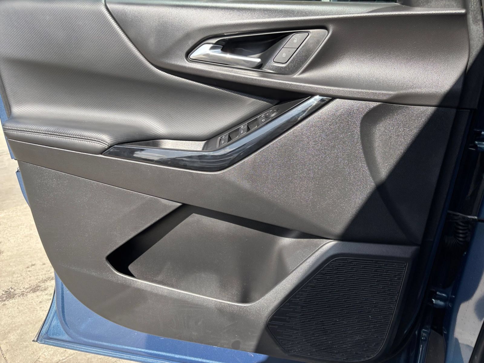 Used 2025 Chevrolet Equinox LT FWD image 18