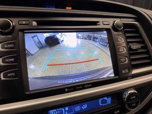 Used 2017 Toyota Highlander XLE image 30