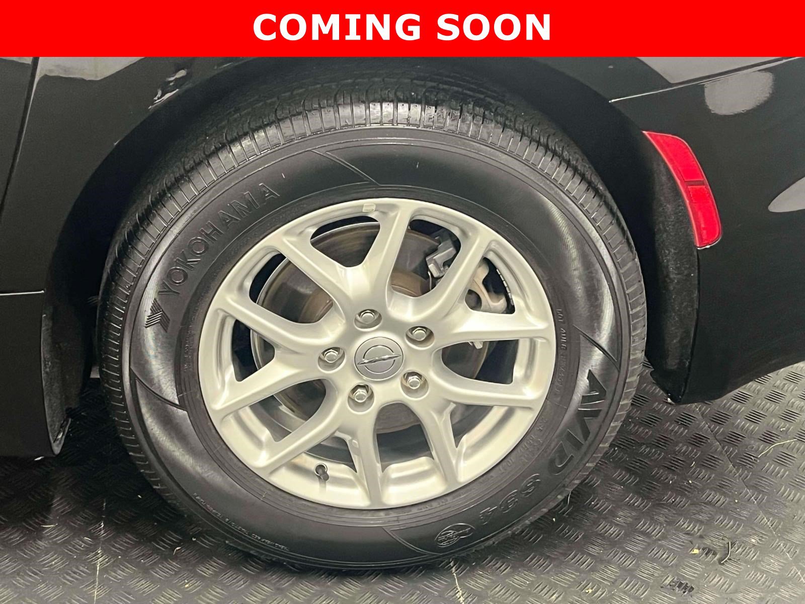 Certified 2024 Chrysler Pacifica Touring-L FWD image 11