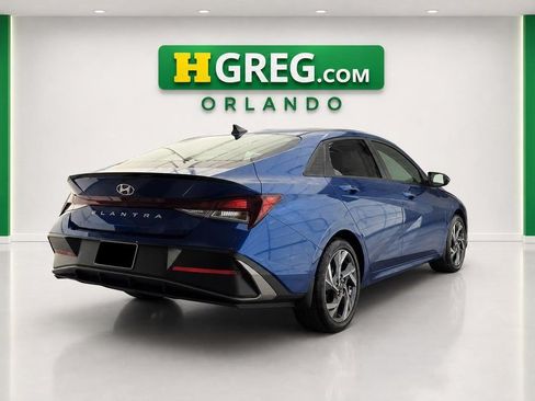 Used 2025 Hyundai Elantra Sport FWD image 2