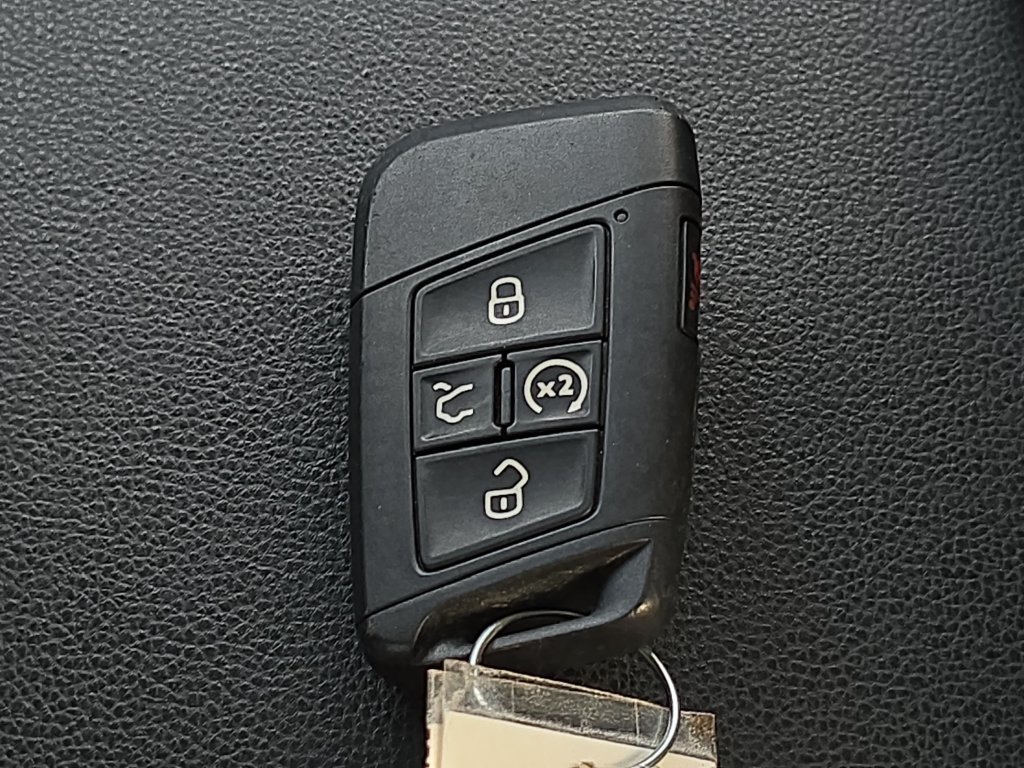 Used 2024 Volkswagen Jetta SE FWD image 9