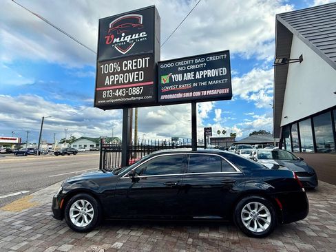Used 2015 Chrysler 300 Limited w/ 300 Premium Group RWD image 6