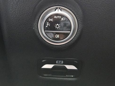 Certified 2025 Mercedes-Benz C 300 4MATIC Sedan image 24