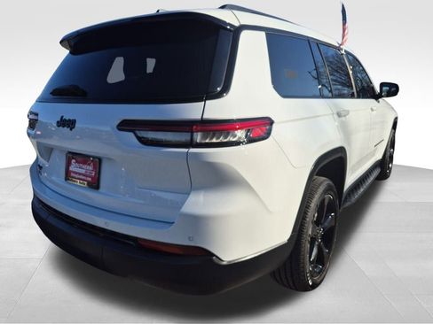 Used 2025 Jeep Grand Cherokee L Laredo image 10