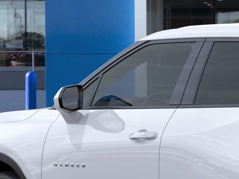 New 2025 Chevrolet Blazer LT w/ Driver Confidence Package image 12