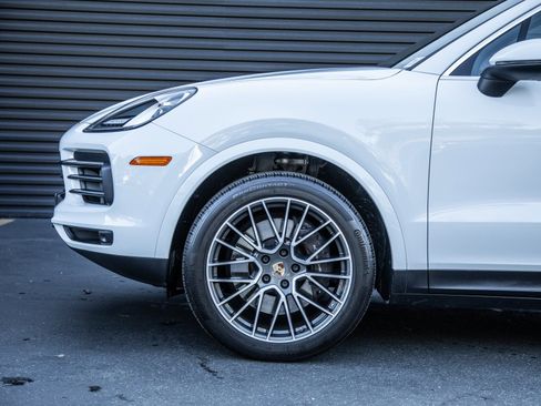 Certified 2023 Porsche Cayenne image 11