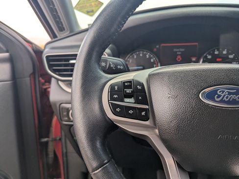 Used 2023 Ford Explorer XLT w/ Equipment Group 202A RWD image 29
