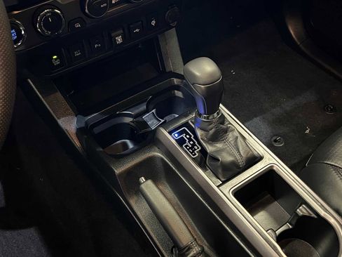 Certified 2020 Toyota Tacoma TRD Off-Road image 23