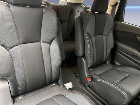 Certified 2024 Subaru Ascent Premium w/ Convenience Package image 18