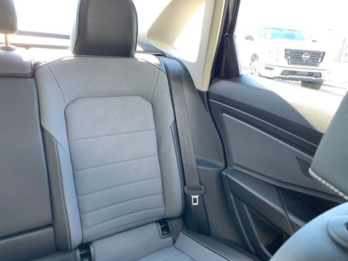 Used 2025 Volkswagen Jetta SE image 36