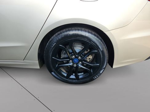 Used 2019 Ford Fusion SE w/ Equipment Group 151A FWD image 14