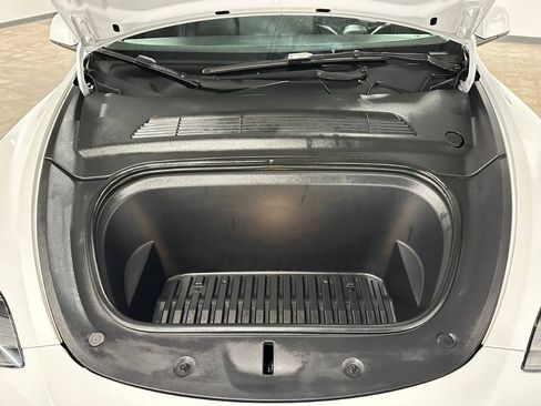 Used 2022 Tesla Model Y Performance image 4