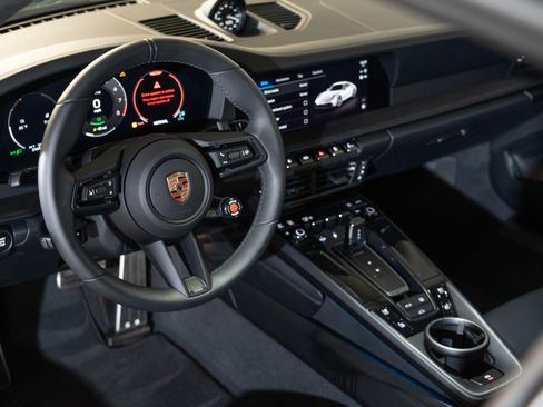 Certified 2025 Porsche 911 Carrera GTS RWD image 15