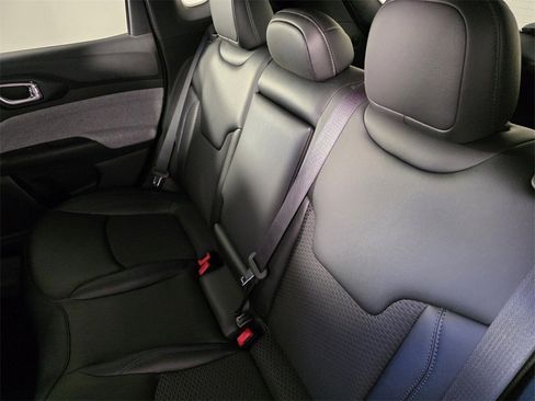 New 2026 Jeep Compass Latitude image 16